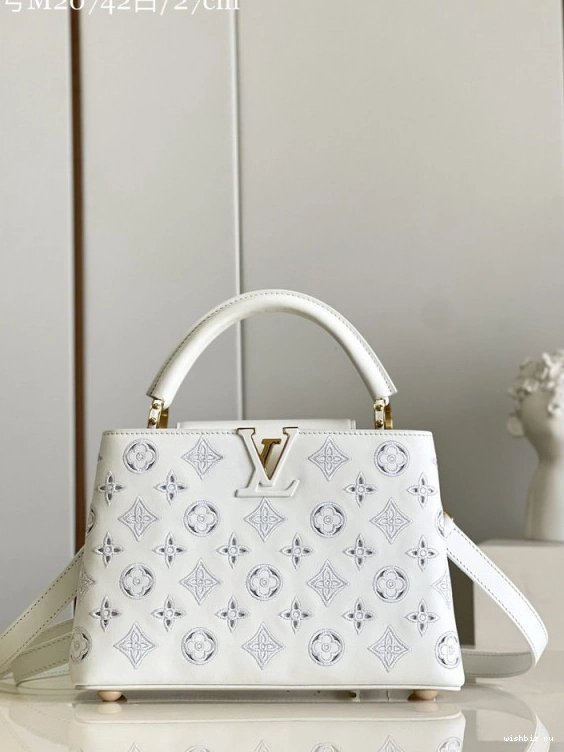 WIS BB LOUIS CAPUCINES VUITTON 0111